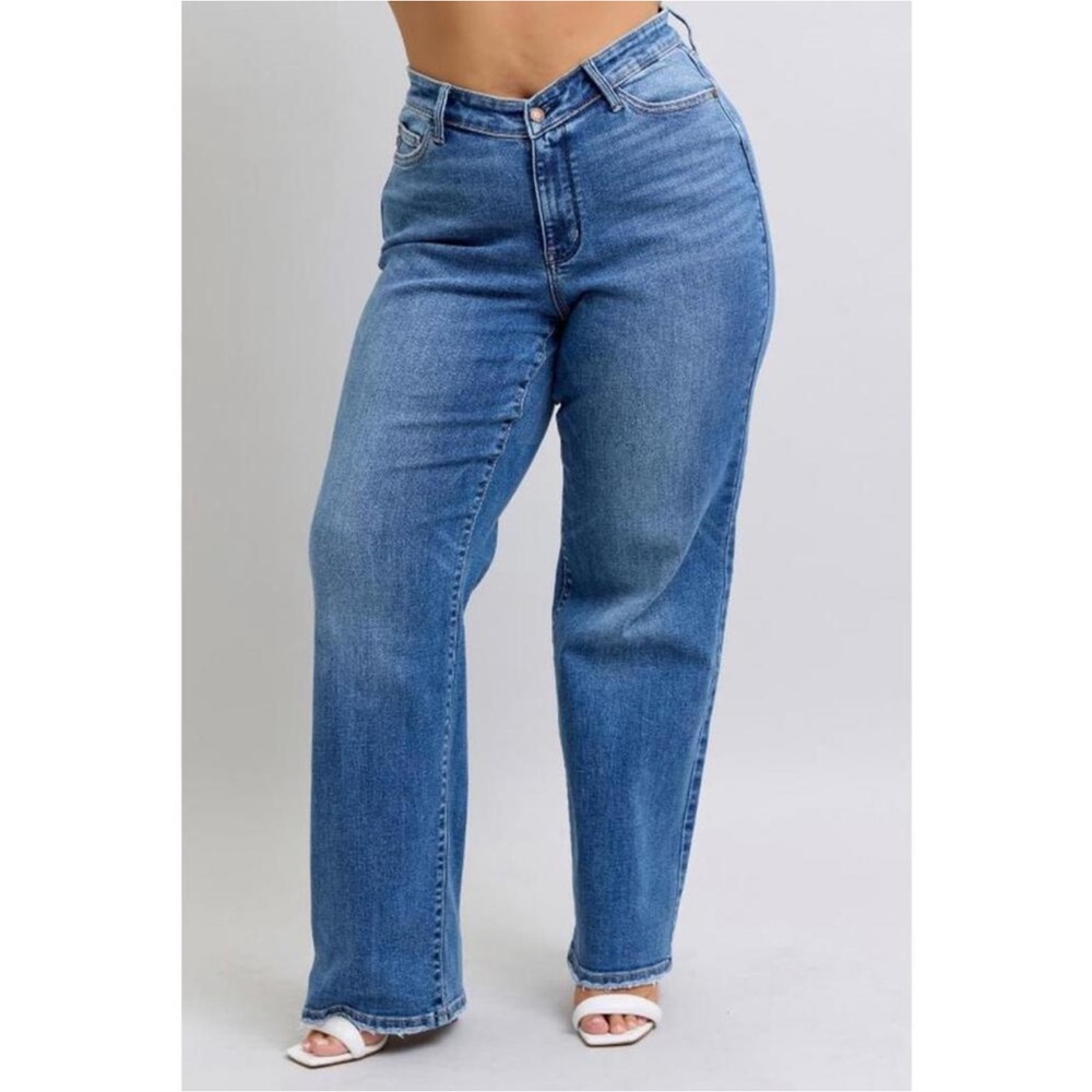 #1725 Judy Blue HW V-Front WB light Wash Straight Fit Jeans Plus Sizes 20W NWT